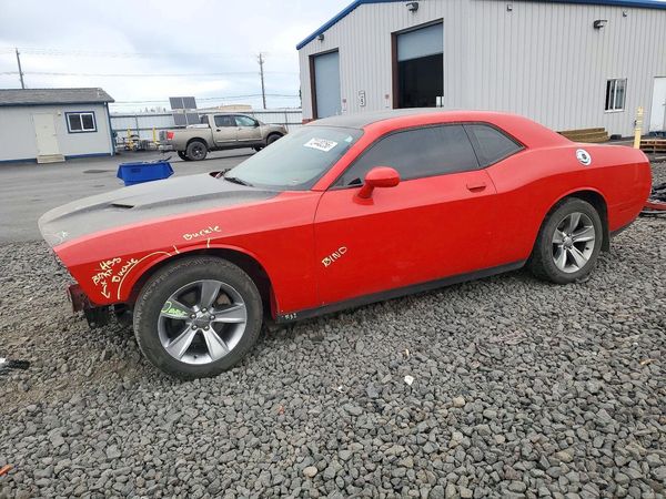 2016 DODGE CHALLENGER SXT — Front 3/4