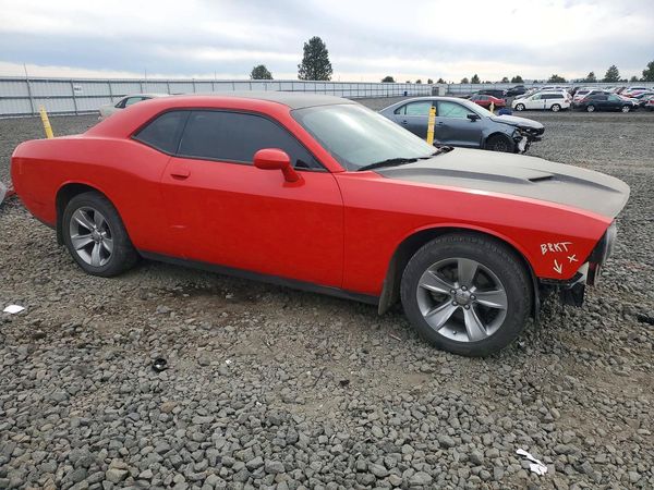 2016 DODGE CHALLENGER SXT — Passenger 3/4
