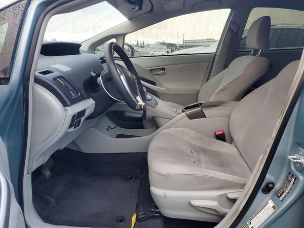 2013 TOYOTA PRIUS — DENT