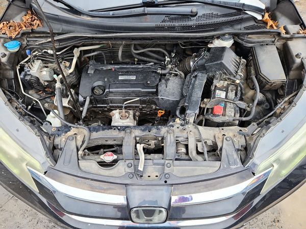 2016 HONDA CRV Touring — Engine bay