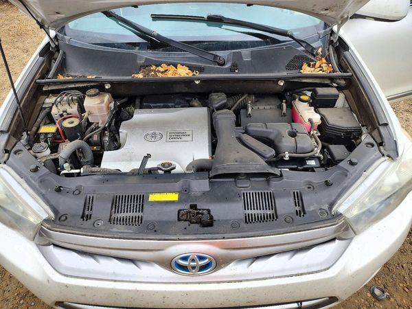 2013 TOYOTA HIGHLANDER Base/Hybrid — Engine bay