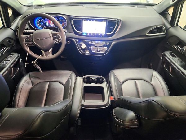 2025 CHRYSLER PACIFICA Select — CKPT
