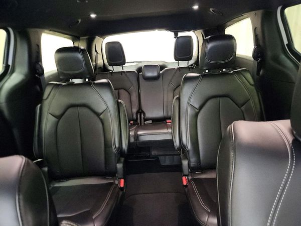 2025 CHRYSLER PACIFICA Select — SUVN