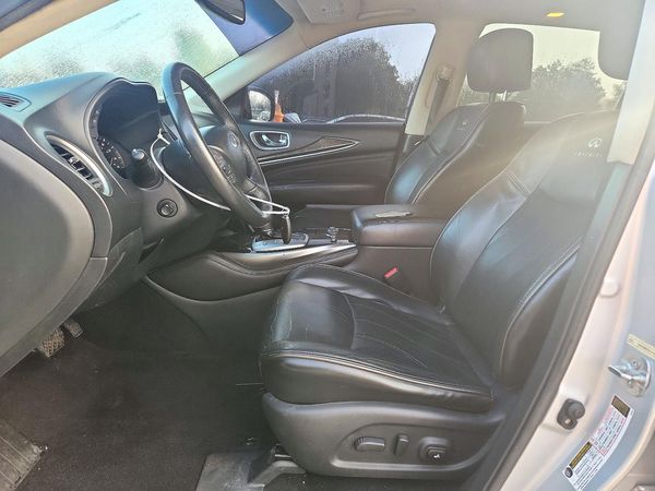 2013 INFINITI JX35 — DENT