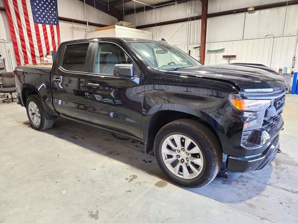 2023 CHEVROLET SILVERADO Custom — Passenger 3/4