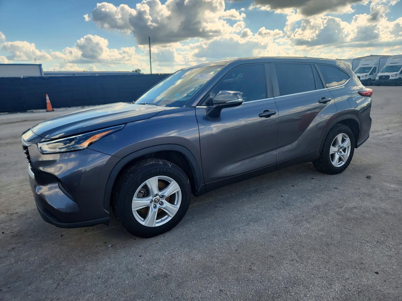 2023 TOYOTA HIGHLANDER — Front 3/4