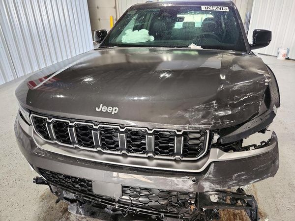 2026 JEEP CHEROKEE Limited — Engine bay
