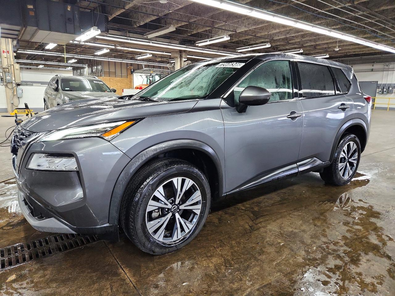 2022 NISSAN ROGUE SV — Front 3/4