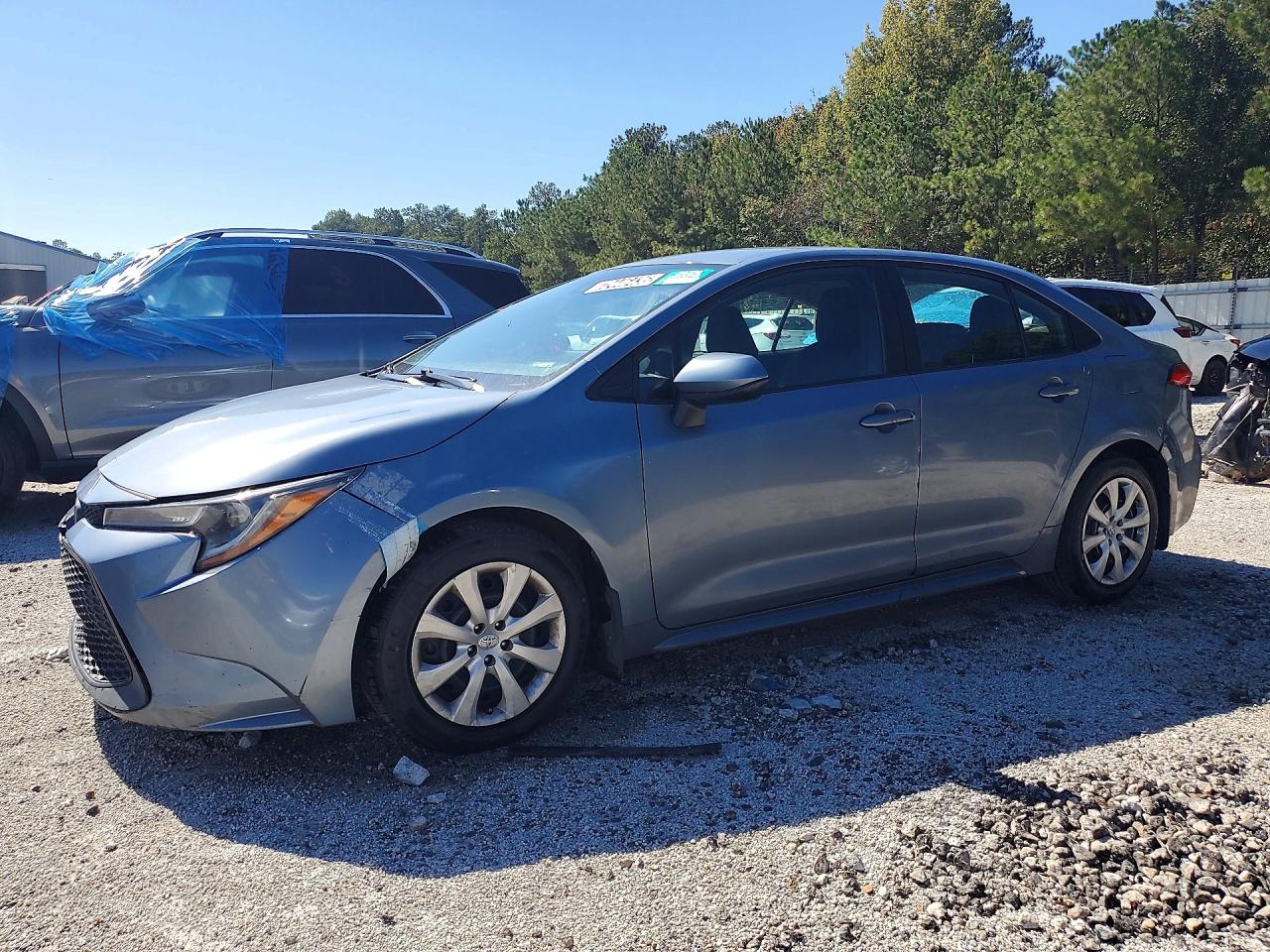 2021 TOYOTA COROLLA LE — Front 3/4