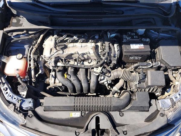 2021 TOYOTA COROLLA LE — Engine bay