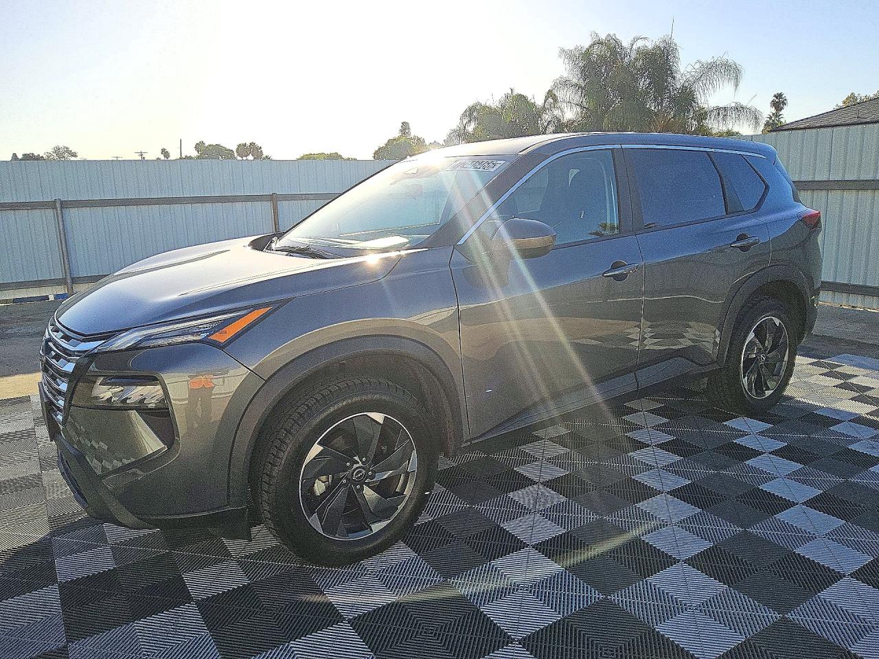2025 NISSAN ROGUE SV — Front 3/4