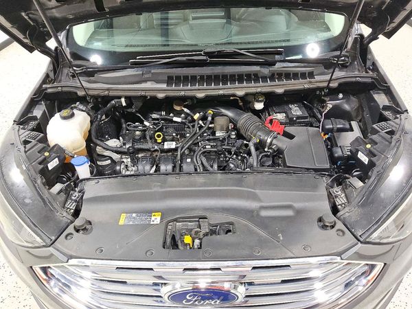 2022 FORD EDGE SEL — Engine bay