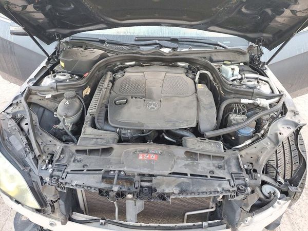 2014 MERCEDES-BENZ E E350 — Engine bay