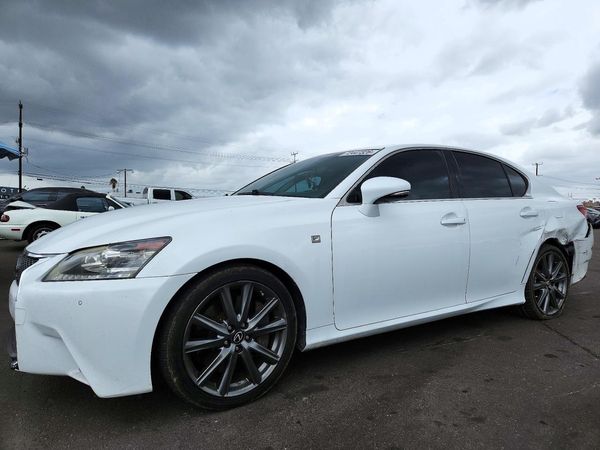 2015 LEXUS GS 350 — Front 3/4