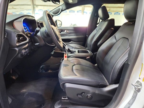 2026 CHRYSLER PACIFICA Select — DENT