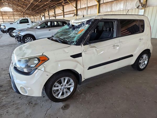 2013 KIA SOUL All Trims — Front 3/4