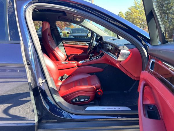 2018 PORSCHE PANAMERA Base / 4
