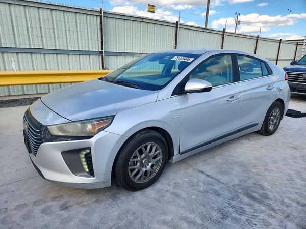 2017 HYUNDAI IONIQ — DSFA — Front 3/4