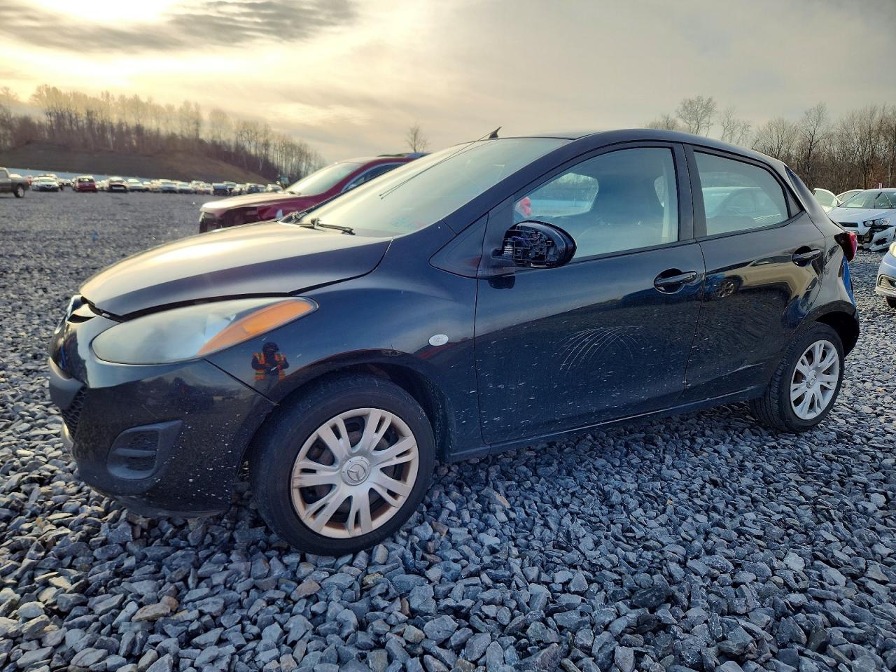 2013 MAZDA MAZDA2
