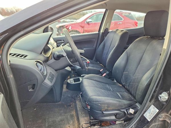 2013 MAZDA MAZDA2