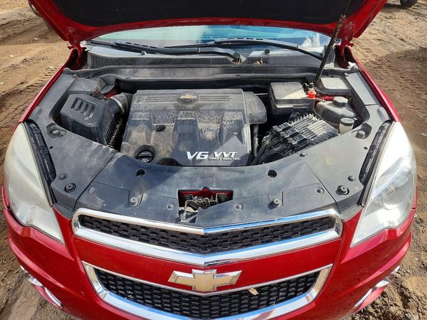 2015 CHEVROLET EQUINOX 2LT — Engine bay