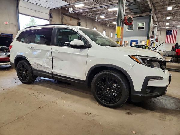 2021 HONDA PILOT SE — Passenger 3/4