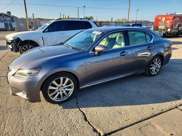 2013 LEXUS GS 350 — Front 3/4