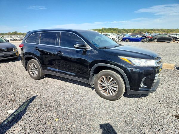 2019 TOYOTA HIGHLANDER SE/XLE — Passenger 3/4