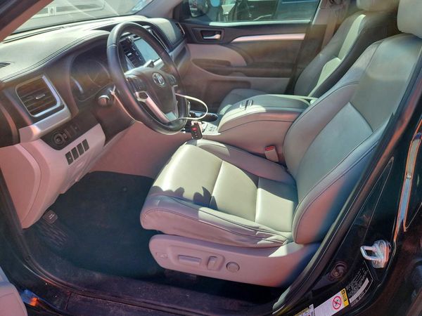 2019 TOYOTA HIGHLANDER SE/XLE — DENT