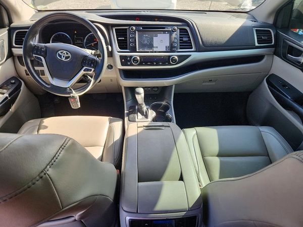 2019 TOYOTA HIGHLANDER SE/XLE — CKPT