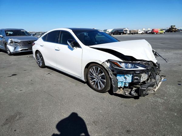 2019 LEXUS ES 350 — Passenger 3/4