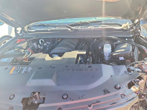 2018 CHEVROLET TAHOE LT — Engine bay