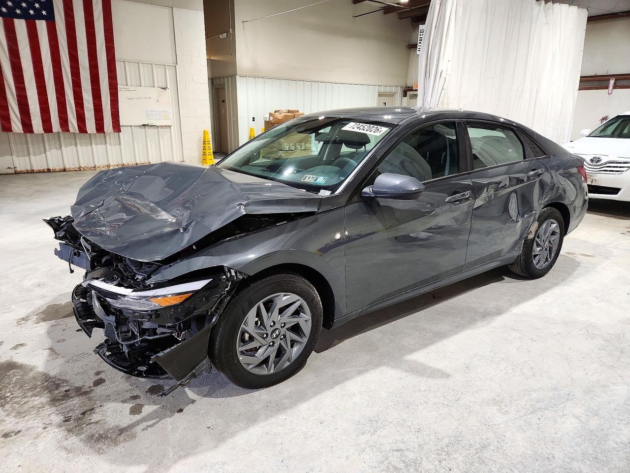 2026 HYUNDAI ELANTRA — Front 3/4