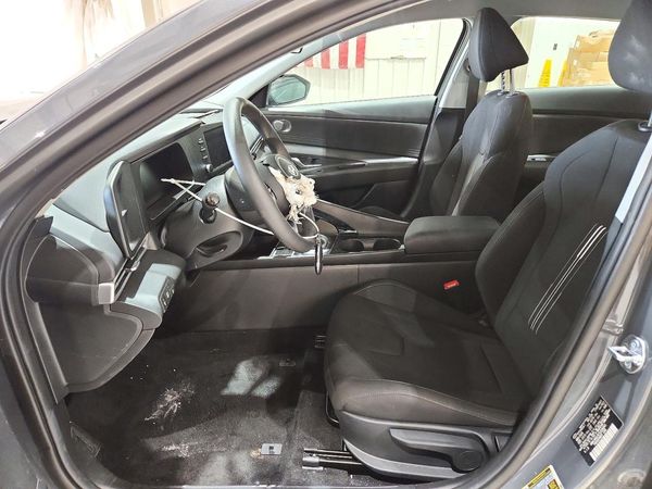 2026 HYUNDAI ELANTRA — DENT