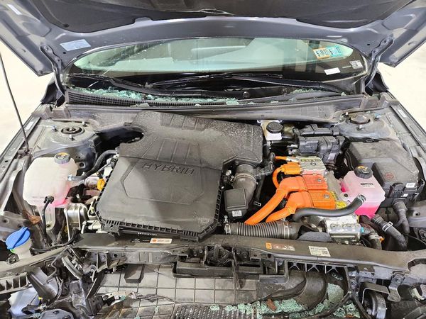 2026 HYUNDAI ELANTRA — Engine bay