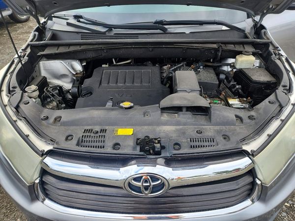 2015 TOYOTA HIGHLANDER Base/Hybrid — Engine bay