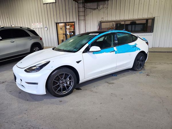 2022 TESLA MODEL 3 — Front 3/4