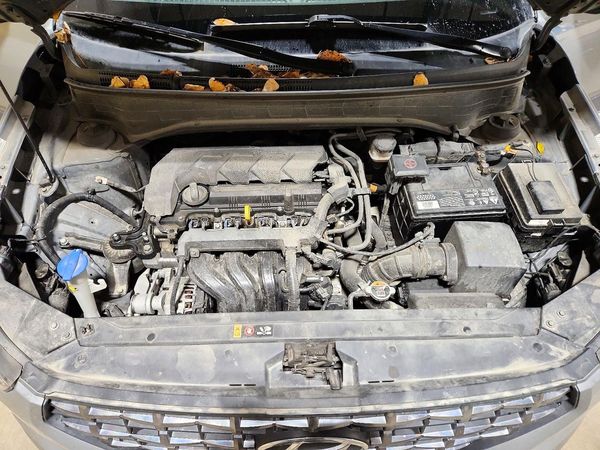 2023 HYUNDAI VENUE SEL, Limited — Engine bay