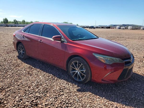 2015 TOYOTA CAMRY — Passenger 3/4