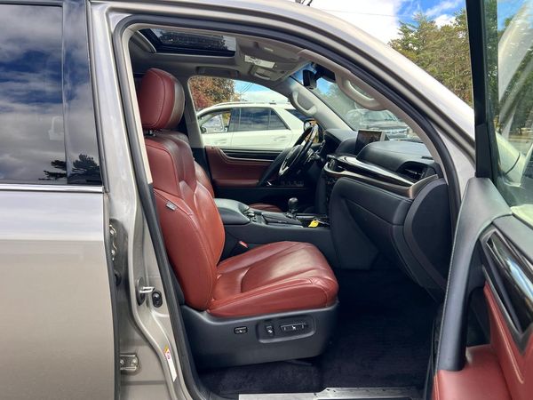 2016 LEXUS LX 570
