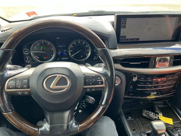 2016 LEXUS LX 570