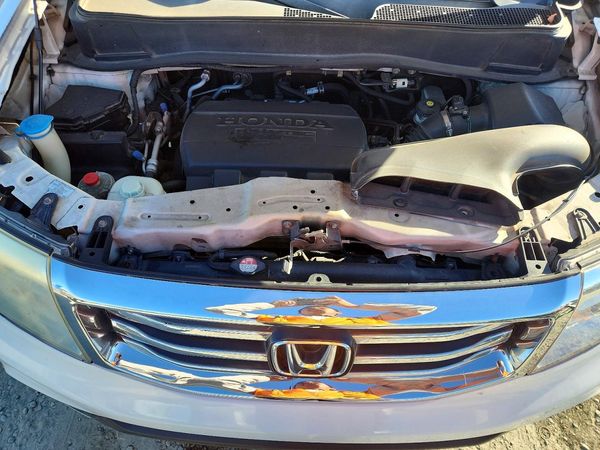 2014 HONDA PILOT EX-L with RES — Engine bay