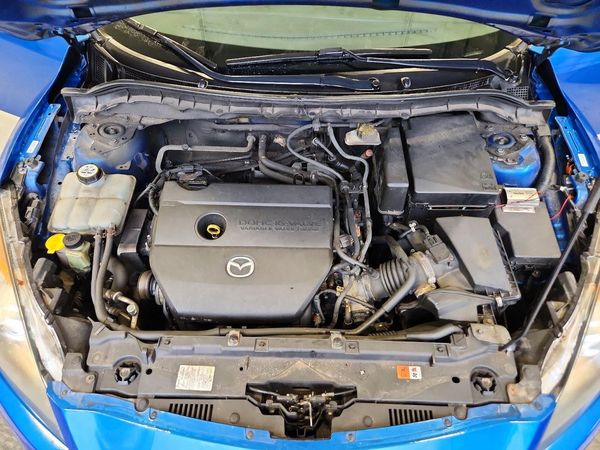 2013 MAZDA 3 Sport/GX — Engine bay