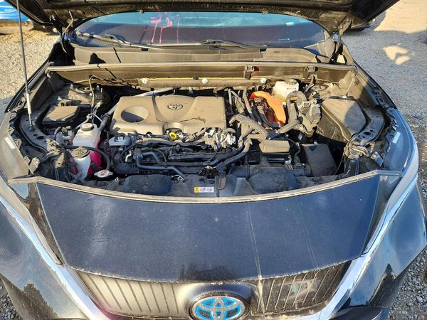 2024 TOYOTA VENZA — Engine bay