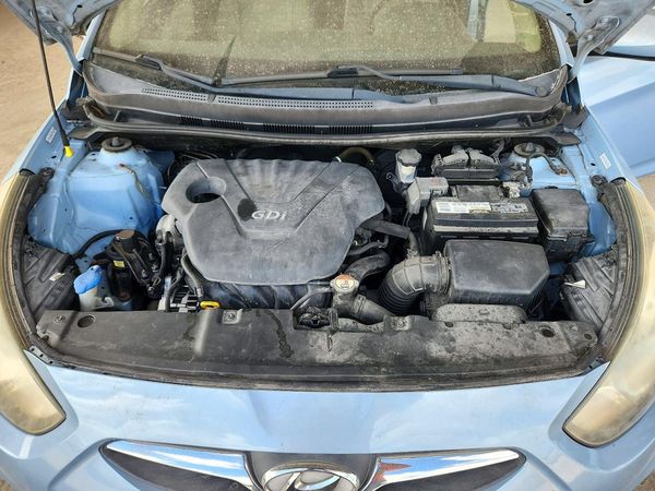 2014 HYUNDAI ACCENT 5DR GS / 4DR GLS — Engine bay
