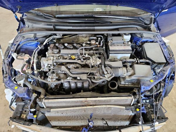 2025 TOYOTA COROLLA SE — Engine bay