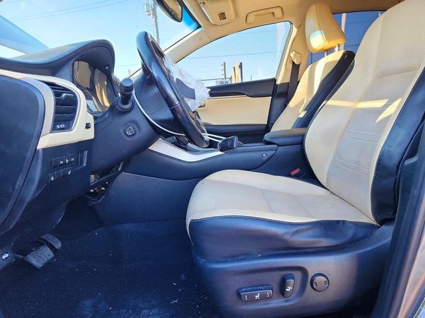 2016 LEXUS NX 300h Luxury — DENT