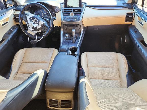 2016 LEXUS NX 300h Luxury — CKPT