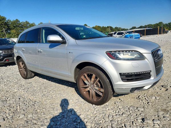 2013 AUDI Q7 Premium Plus — Passenger 3/4