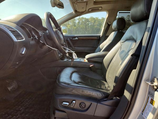 2013 AUDI Q7 Premium Plus — DENT